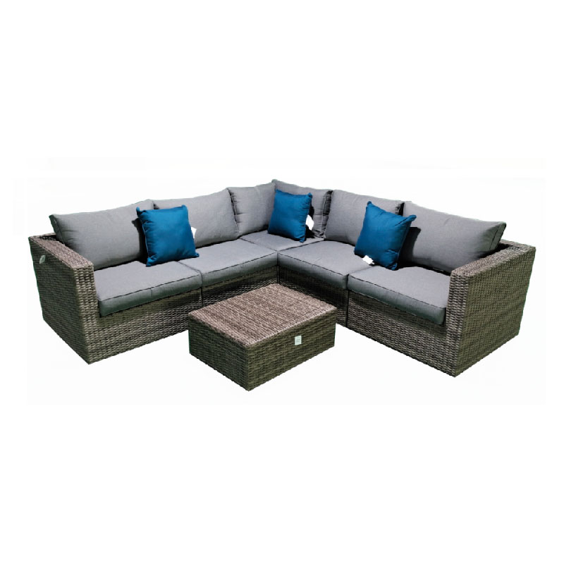 Wicker sofa set